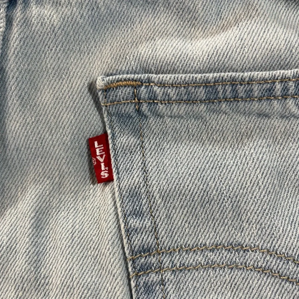 Levis Premium XL Straight tie waist Wide Leg Light Wash jeans W30 L29 A8701-0008